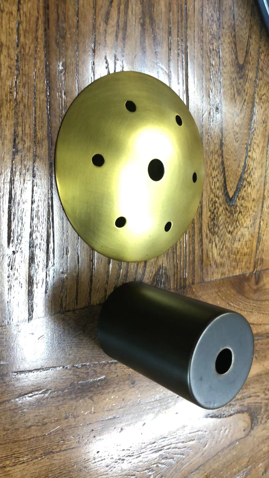 寻有做仿铜色表面处理的加工厂，每个月有3万件