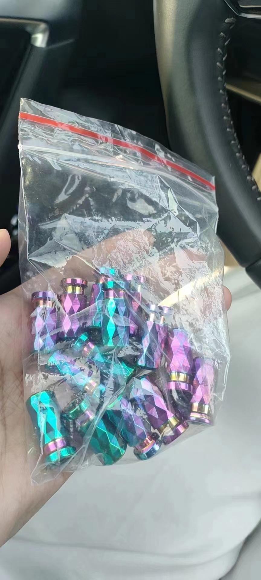 代友寻真空镀加工厂，每月暂时有五万件，长期做的