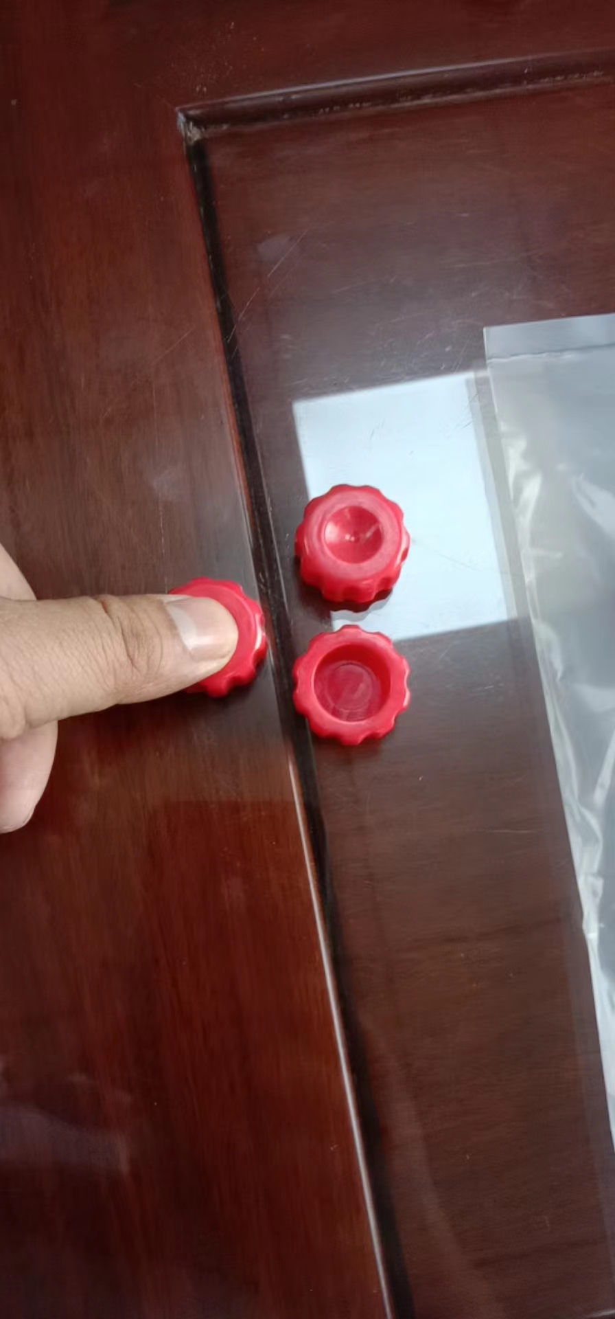 寻求东莞做塑胶滚漆的加工厂，目前有几万件