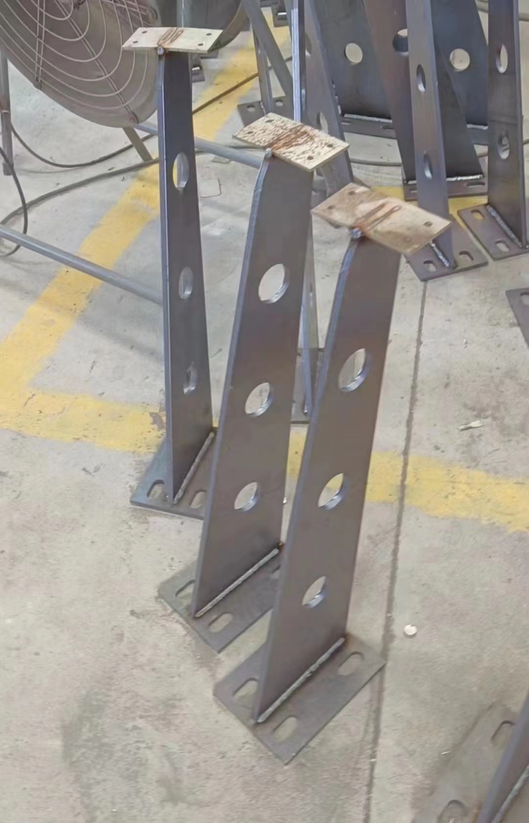 急需佛山喷油加工厂，目前有1300件，铁材质的