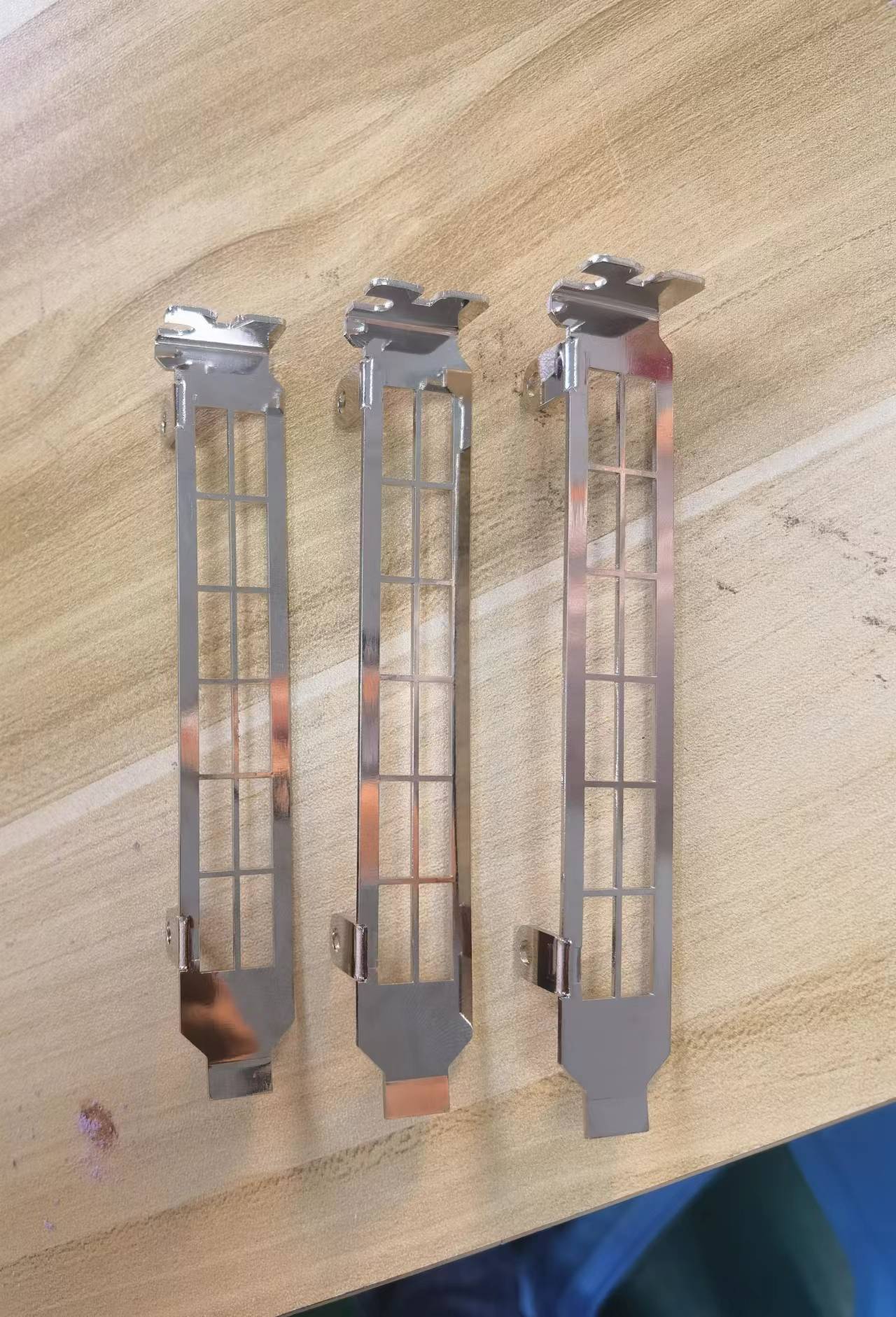 寻东莞附近电镀黑镍的厂商，材质是高碳钢的，量不太多！