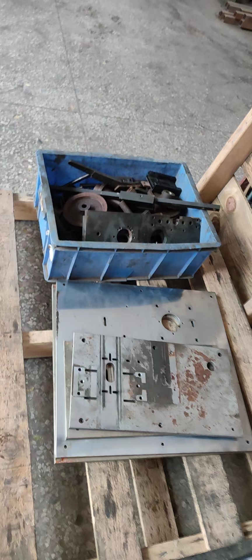 寻松岗附近发黑和镀硬铬的电镀加工厂，量每批不多