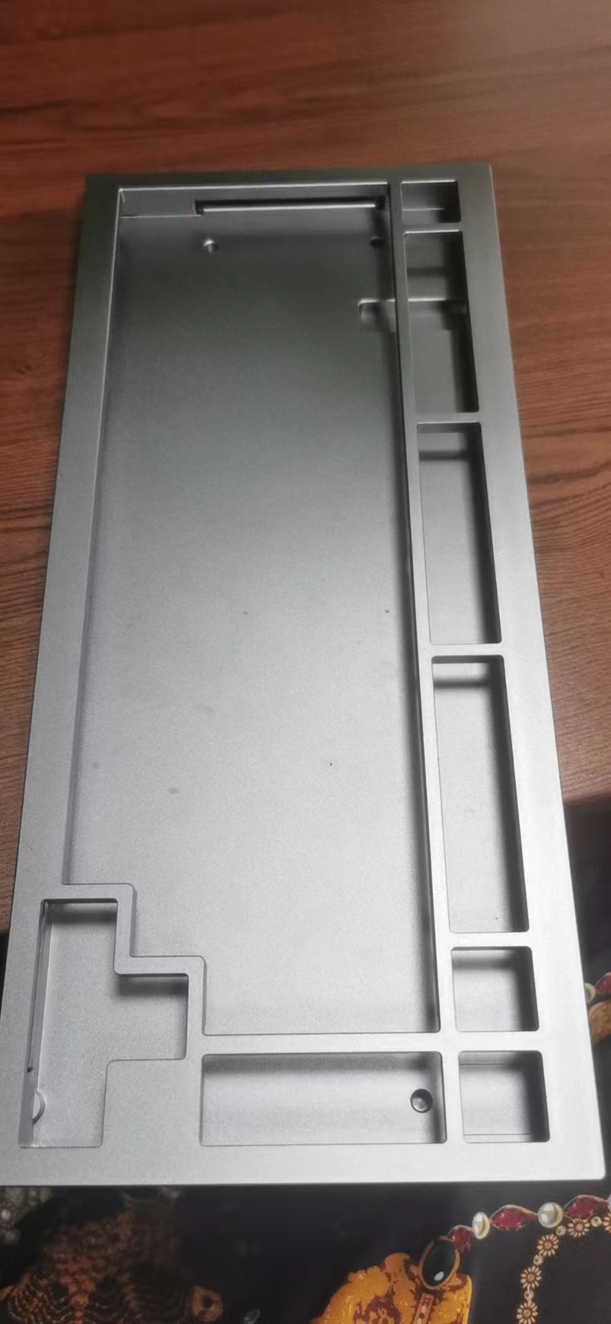 寻找电泳黄色加工厂，一次几千套，上下盖