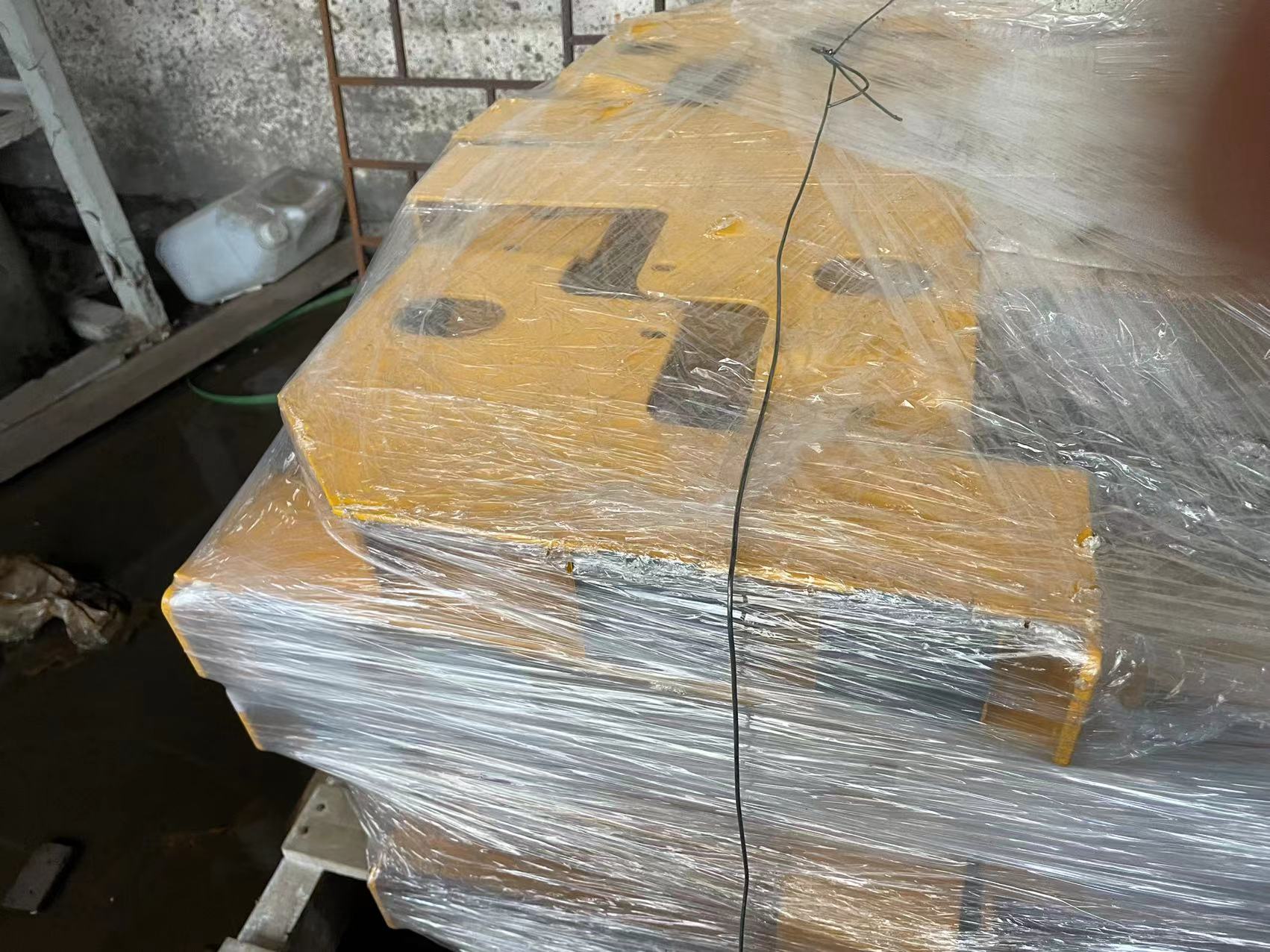 寻求中山板芙附近地区专业喷铁氟龙加工厂，每批量50台左右