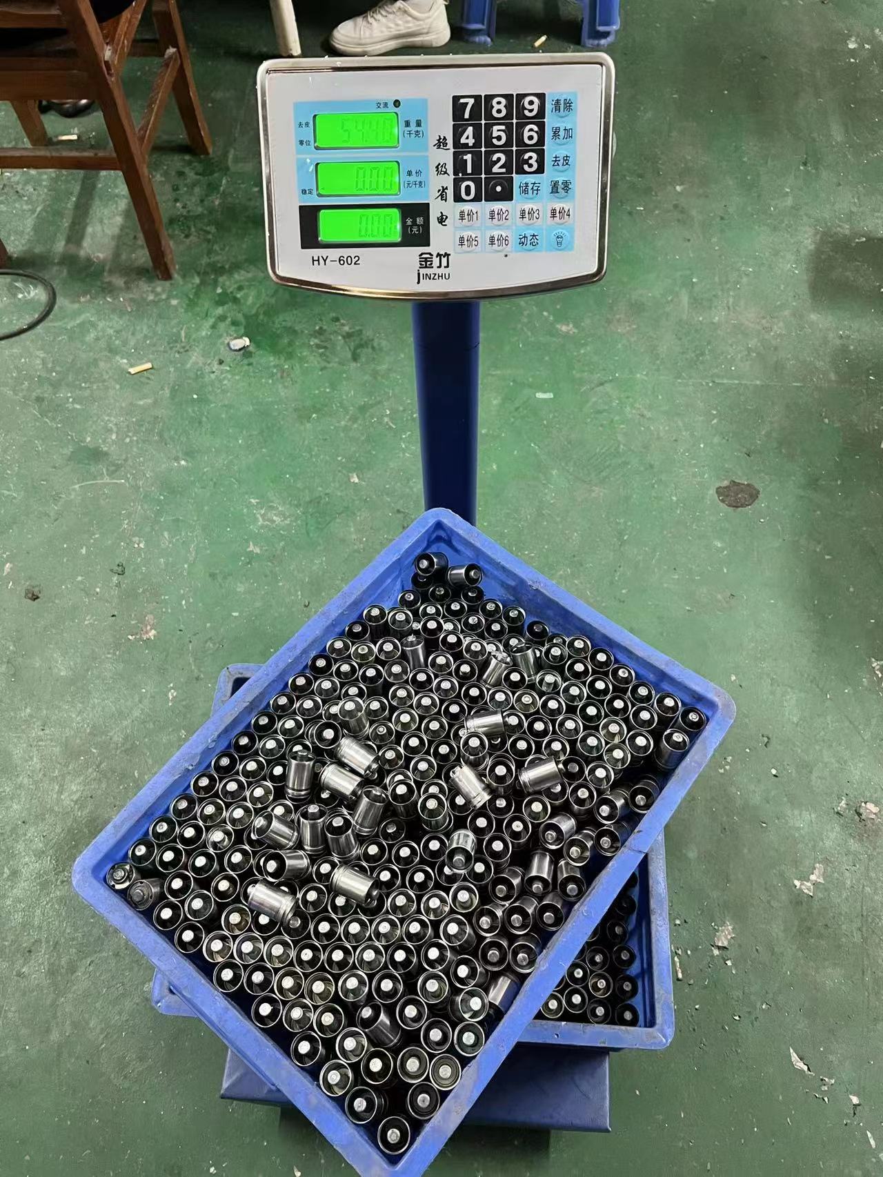 寻有意向合作挂镀镀锌的电镀加工厂，这一批货量有一点