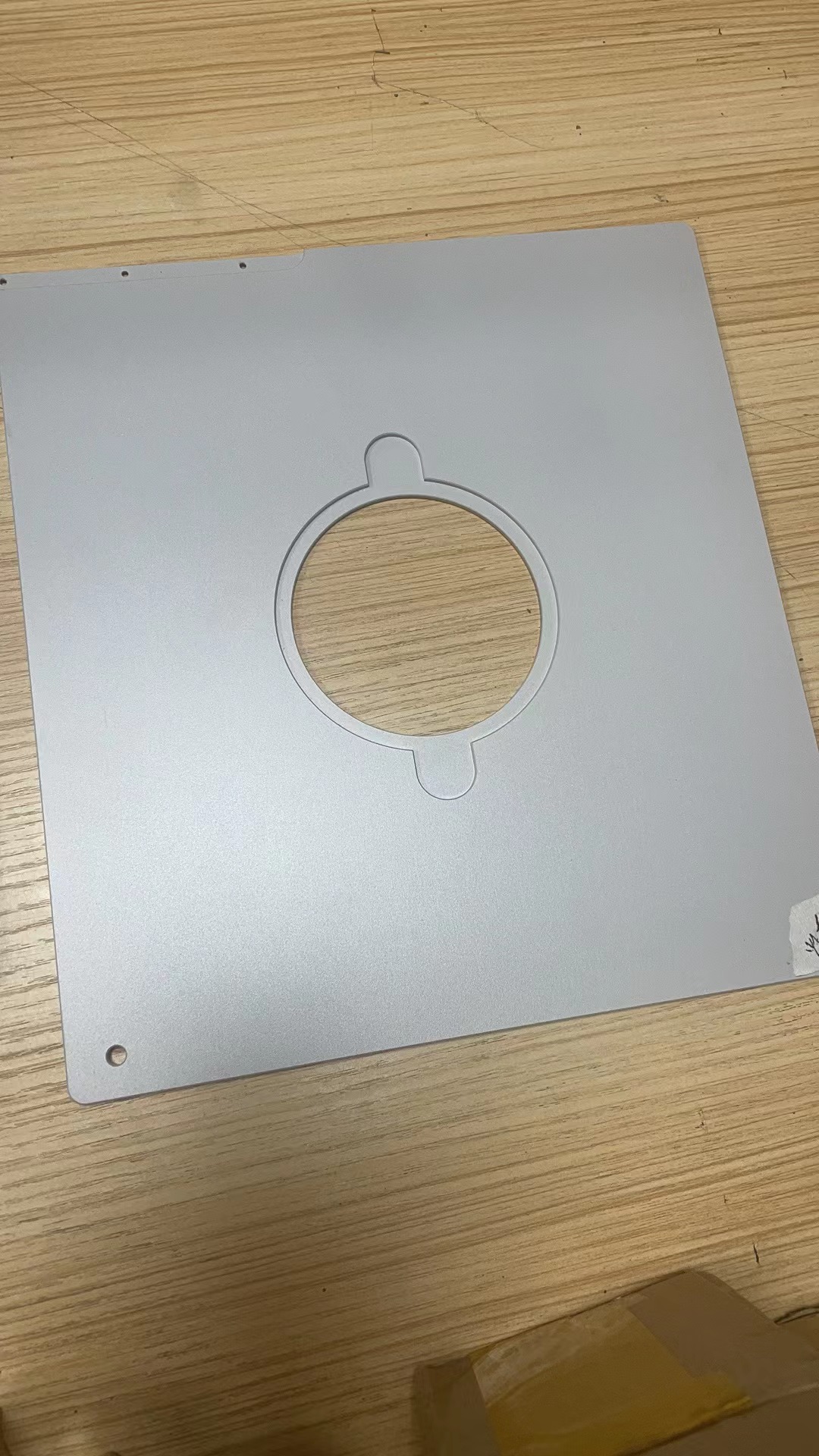 寻能做银色电泳的加工厂，材质是铝合金的