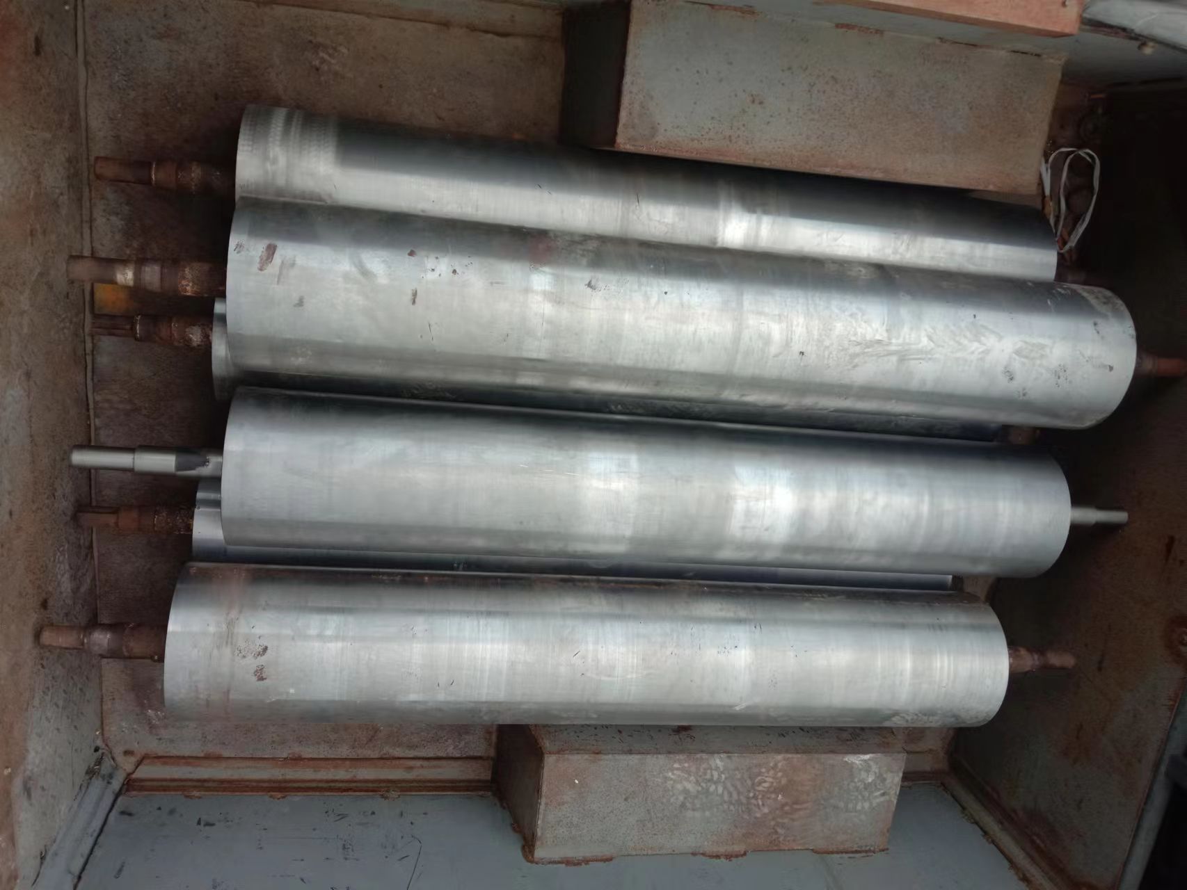 寻镀硬铬的电镀加工厂，目前有6-7件