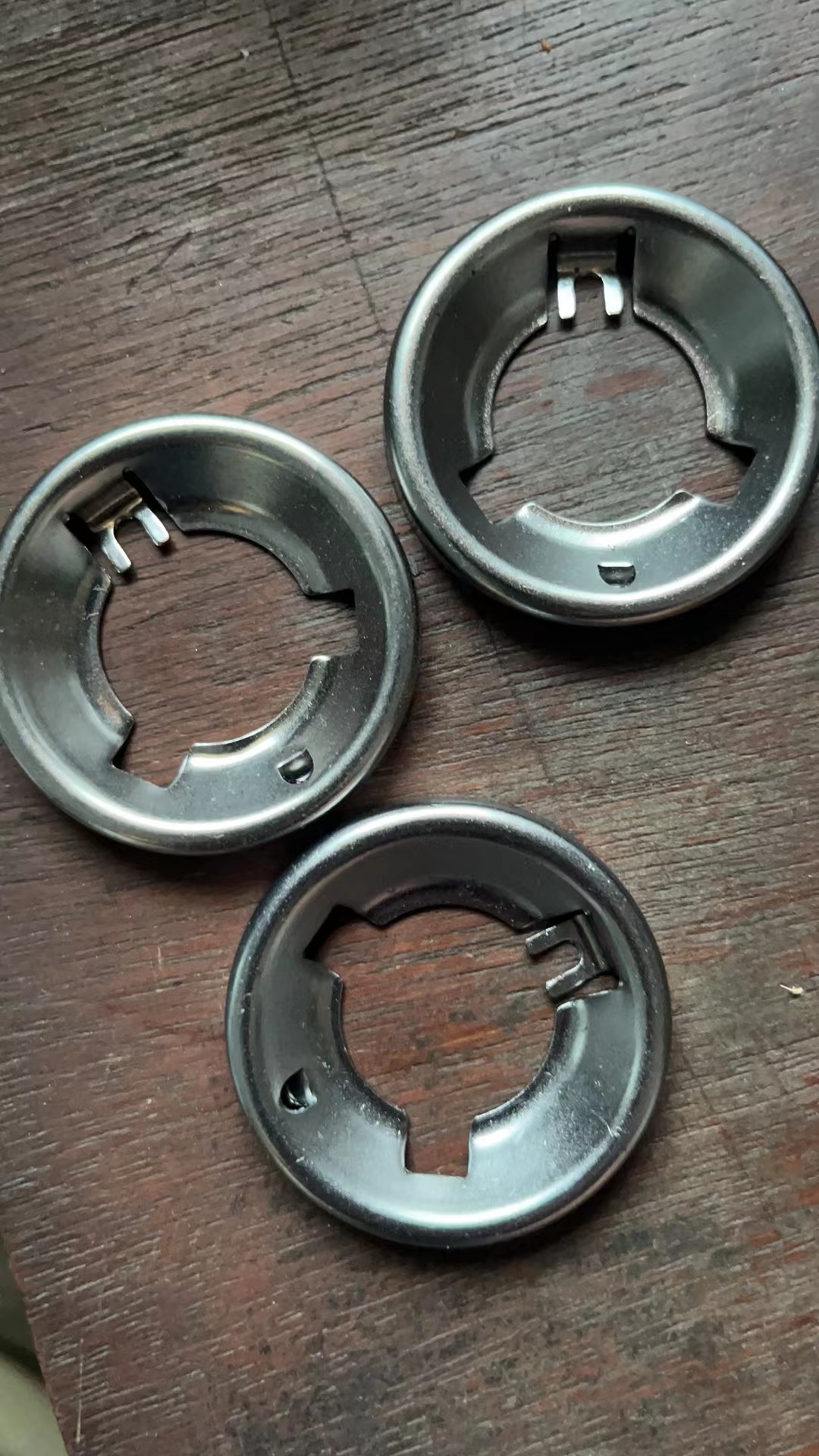 寻找东莞大朗附近地区滚镀镀铬加工厂，批量上百公斤的