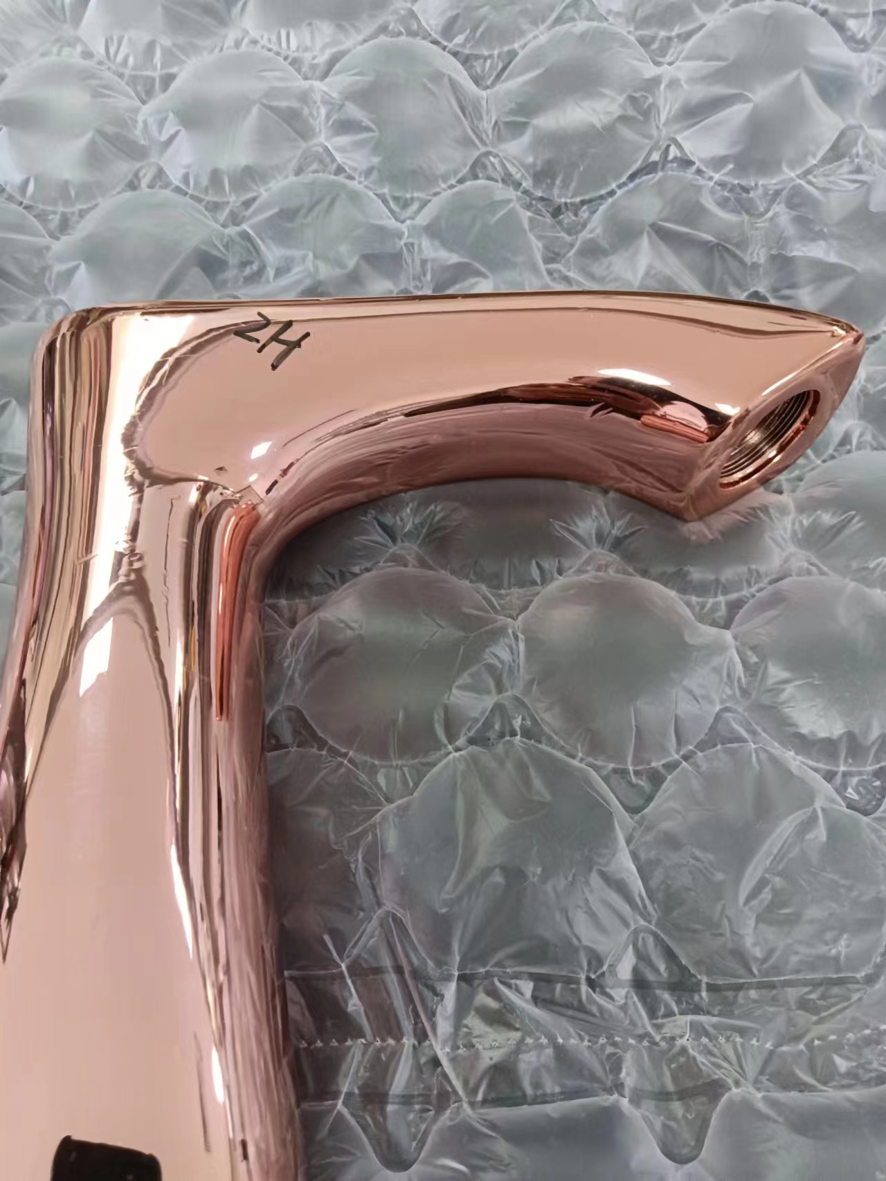 寻找真空镀加工厂，能镀量是可以的，批量最少4千起