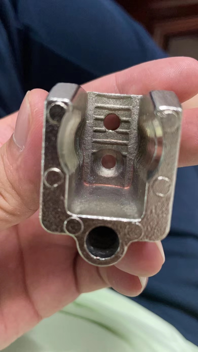 寻能做压铸铝化学镍的电镀加工厂，目前这边说目前有3万套