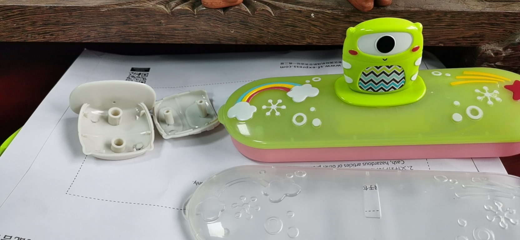 寻能做塑胶件喷漆的加工厂，如图，打样OK每月大概保守五万套