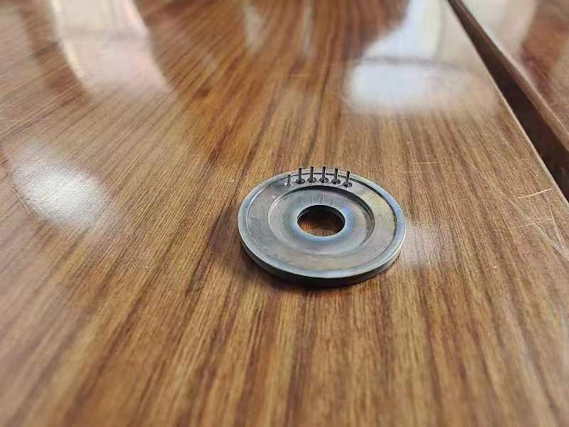 寻找镀钯的电镀厂，要先打样，前期量不会很多