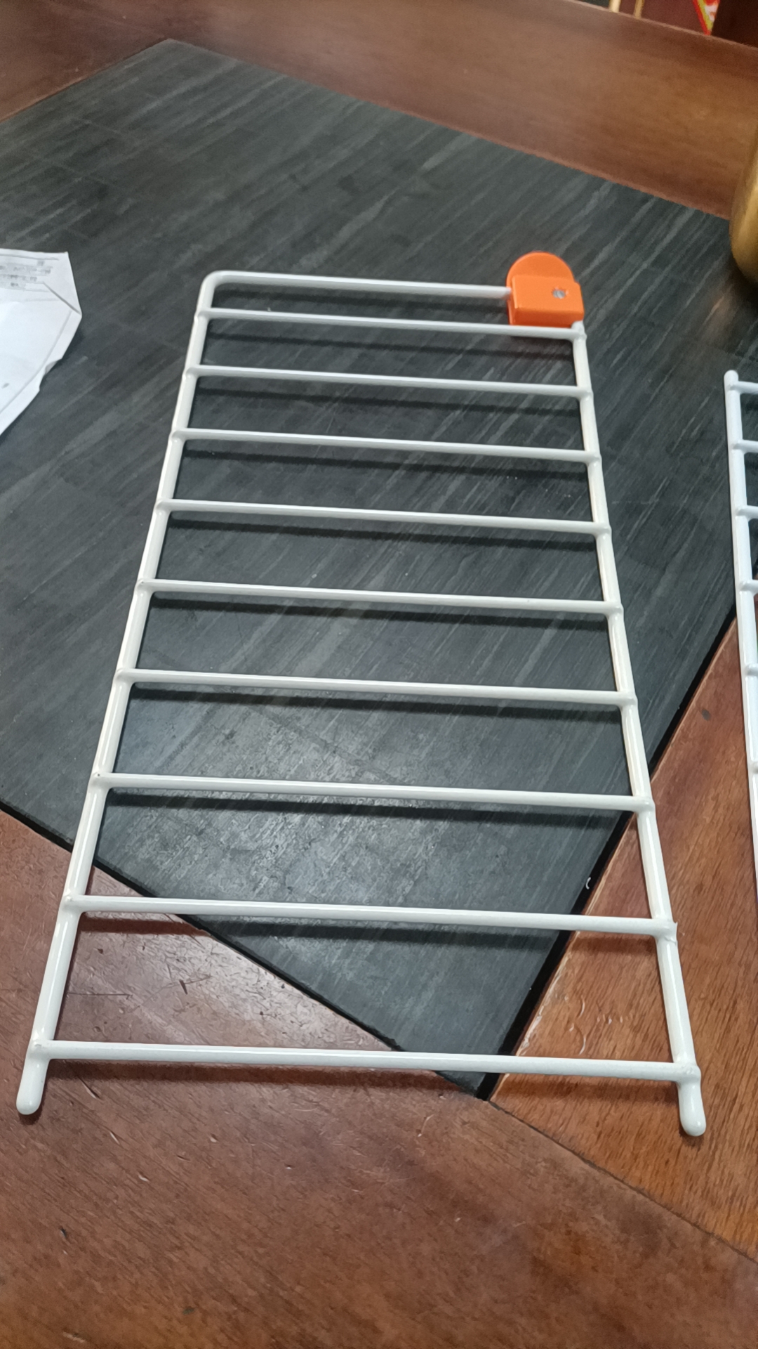 月需求有二十几万件的产品需要喷涂加工（喷胶）