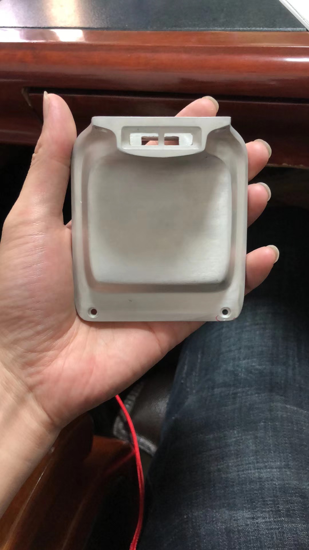 喷黑色橡胶漆外发加工，长期在做，量不定有时几千件