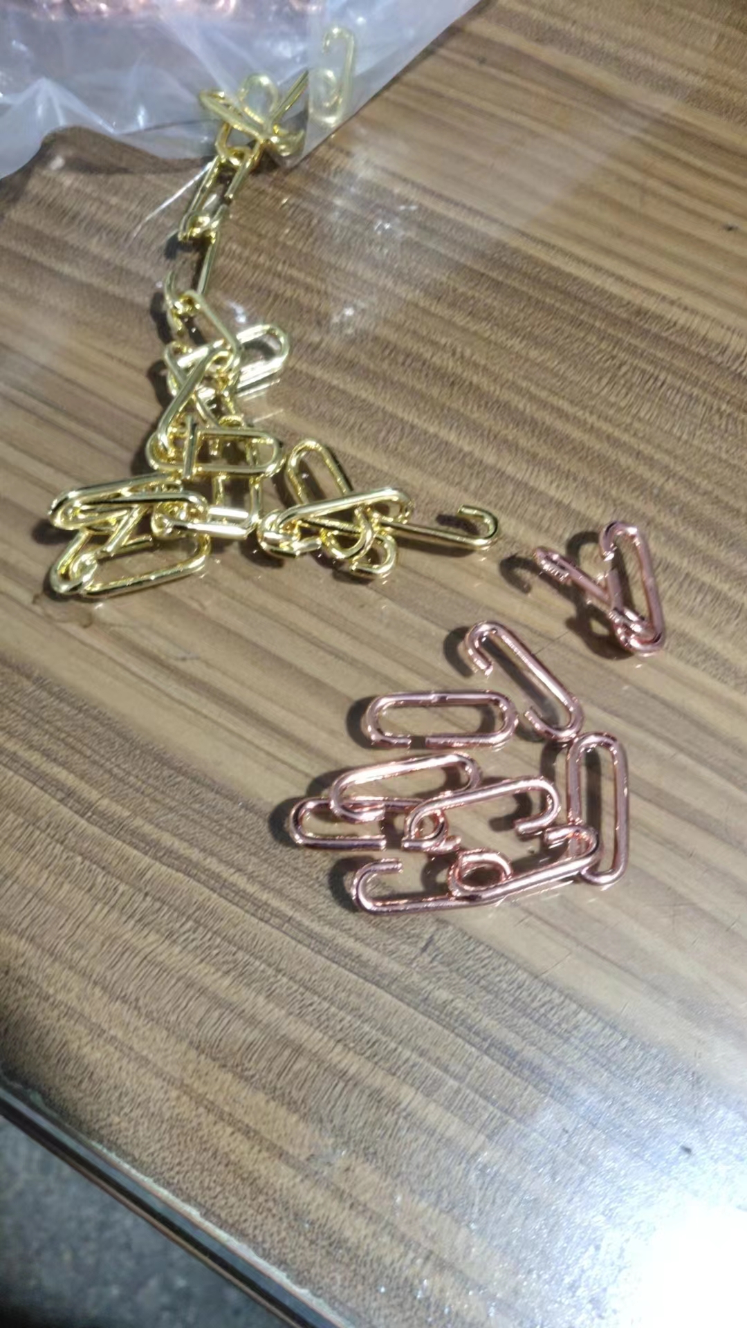 寻有能做滚镀如图工件开口圈产品代金，玫瑰金色的加工厂