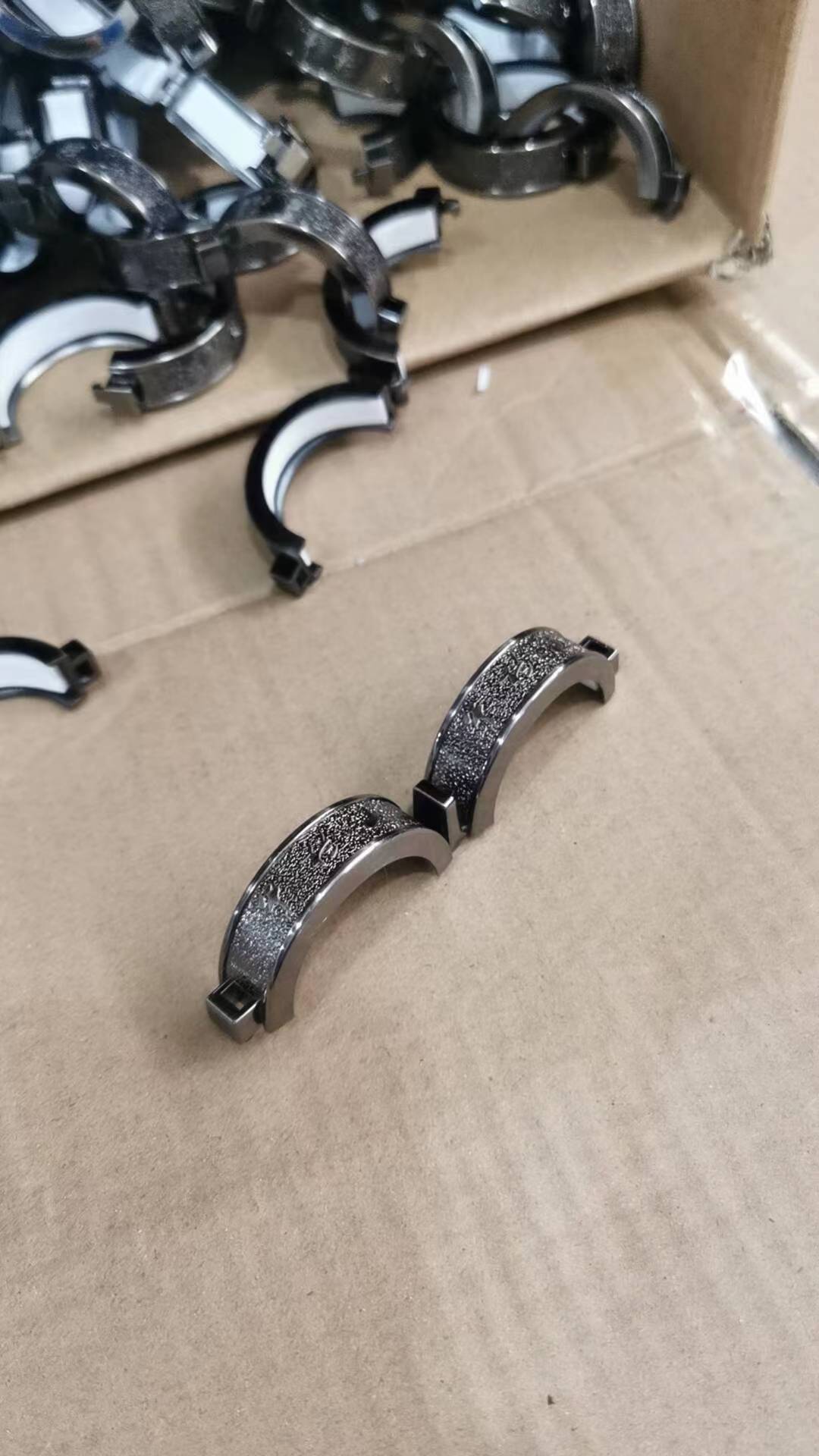 塑胶件水镀外发加工，目前年需求你有上百万件