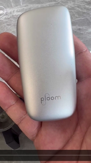 寻能做镜面抛光以及做曝光显影的加工厂，每月有二十万件