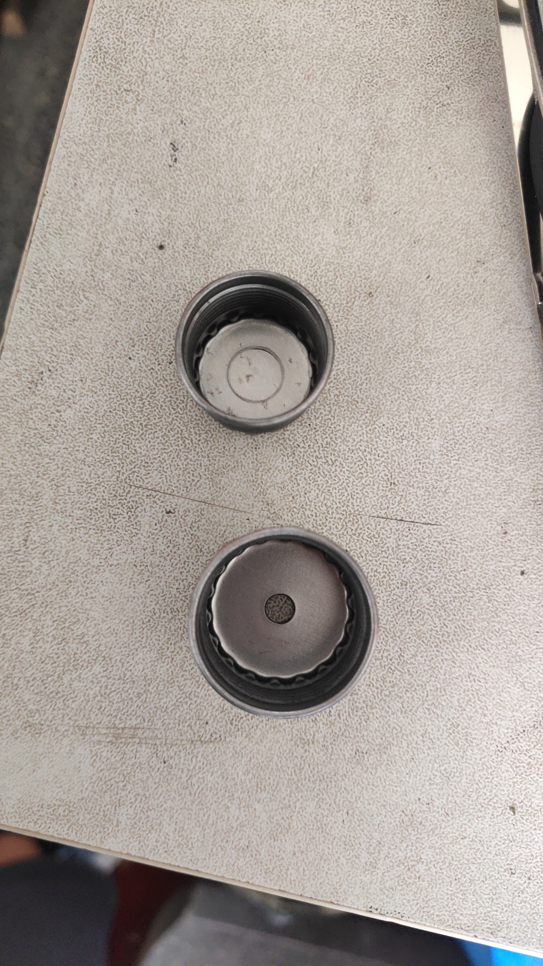 寻能做滚镀环保彩和白锌的电镀加工，数量有多有少