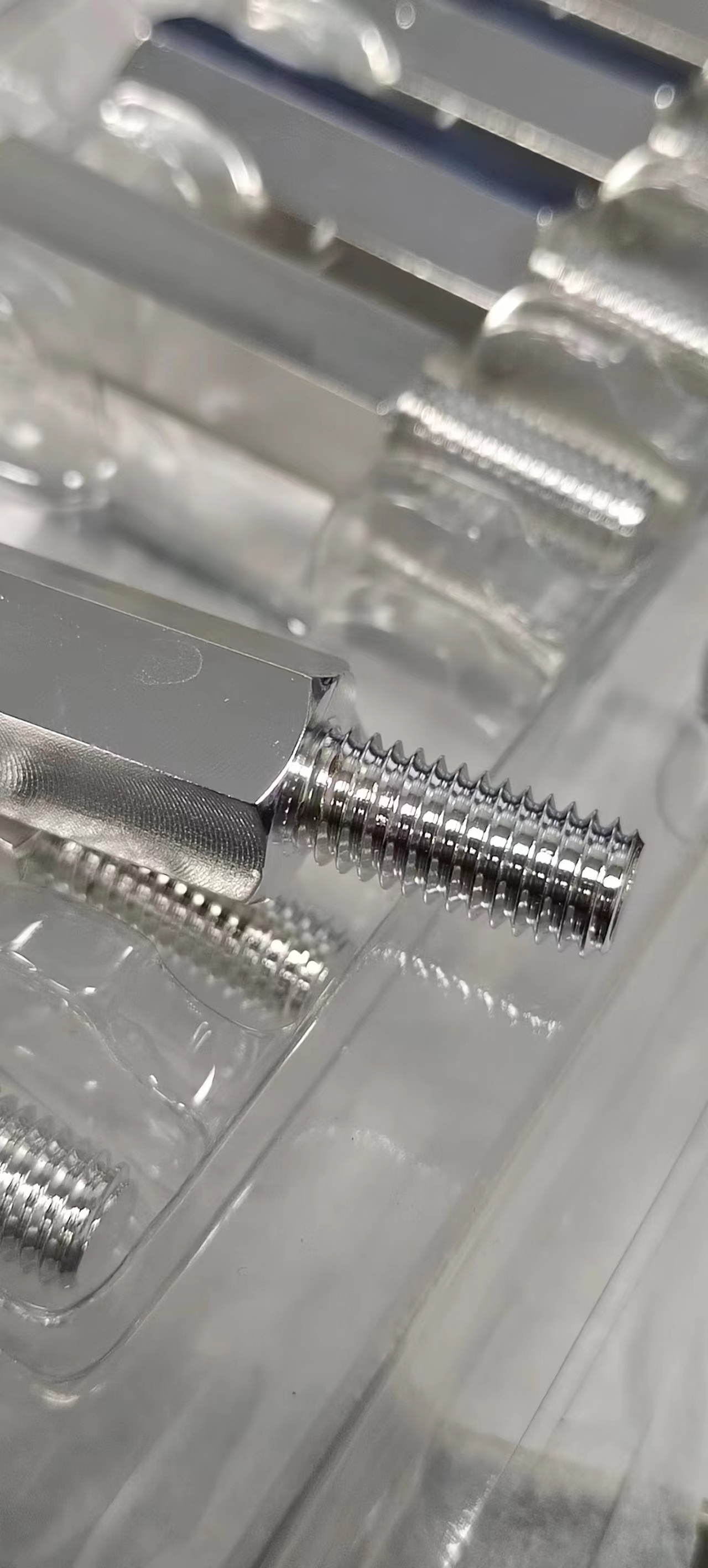 寻挂镀亮锡电镀加工厂，有量的， 每月都有的，材质是紫铜的