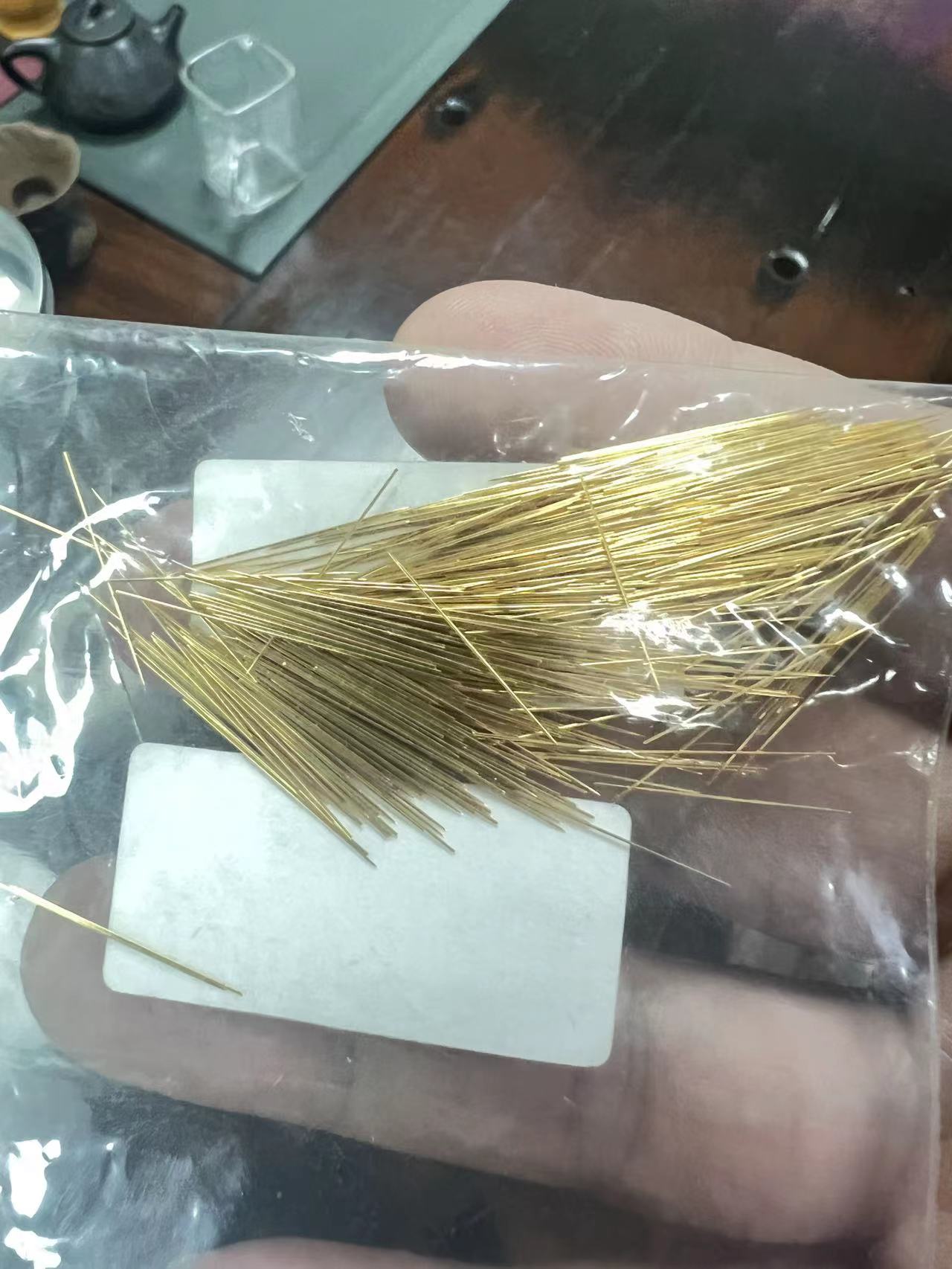 寻有镀金美容针的电镀加工厂，量大，目前手上有四百多万件