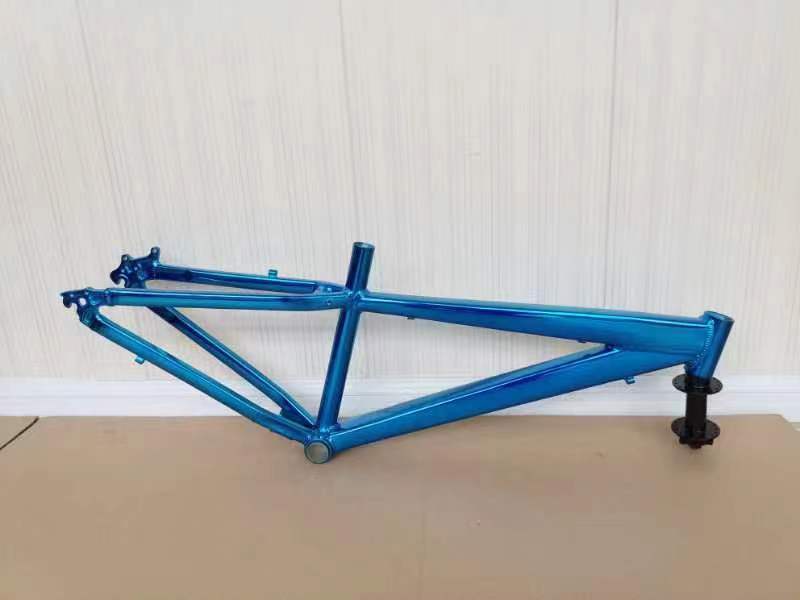 喷油外发加工，月需求三万件，铁材质的，产品是自行车的架子