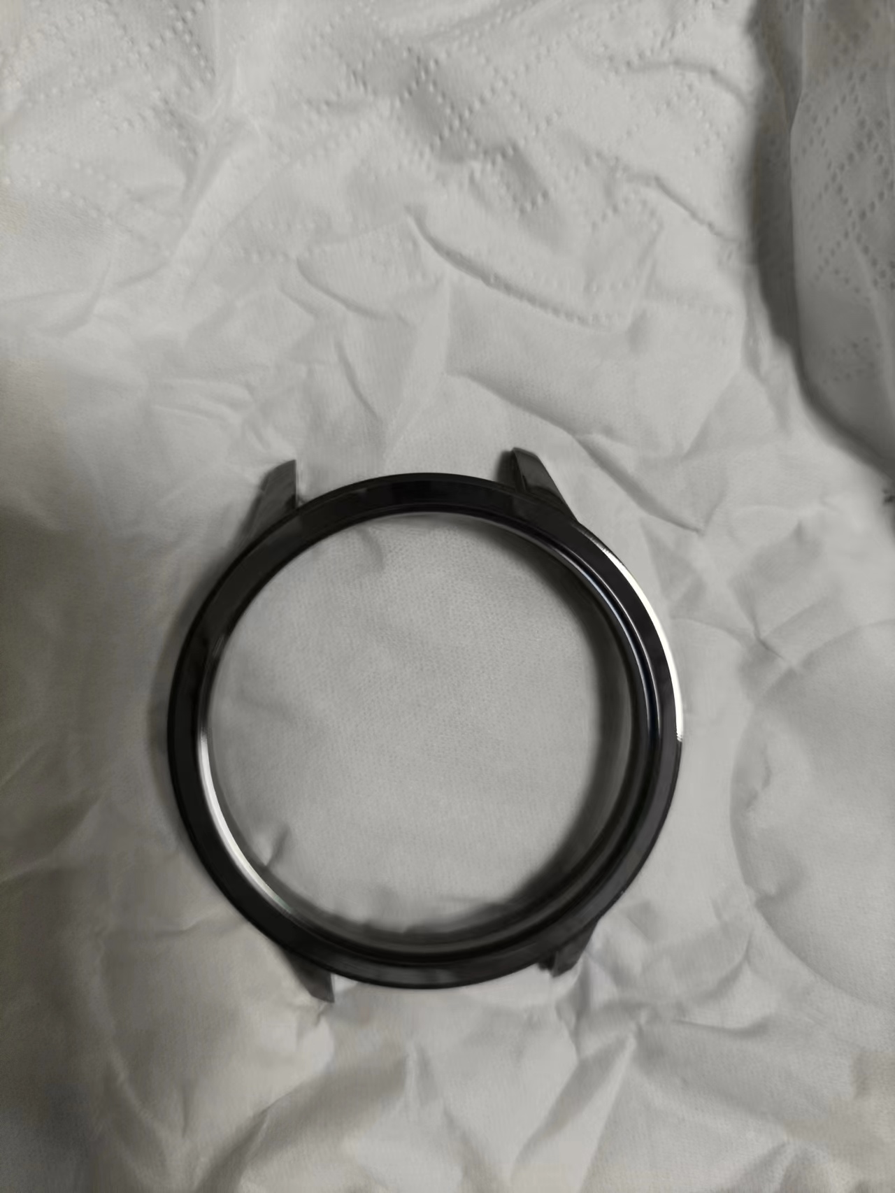 寻找喷漆加工厂或油漆厂，量还可以，价格很不错