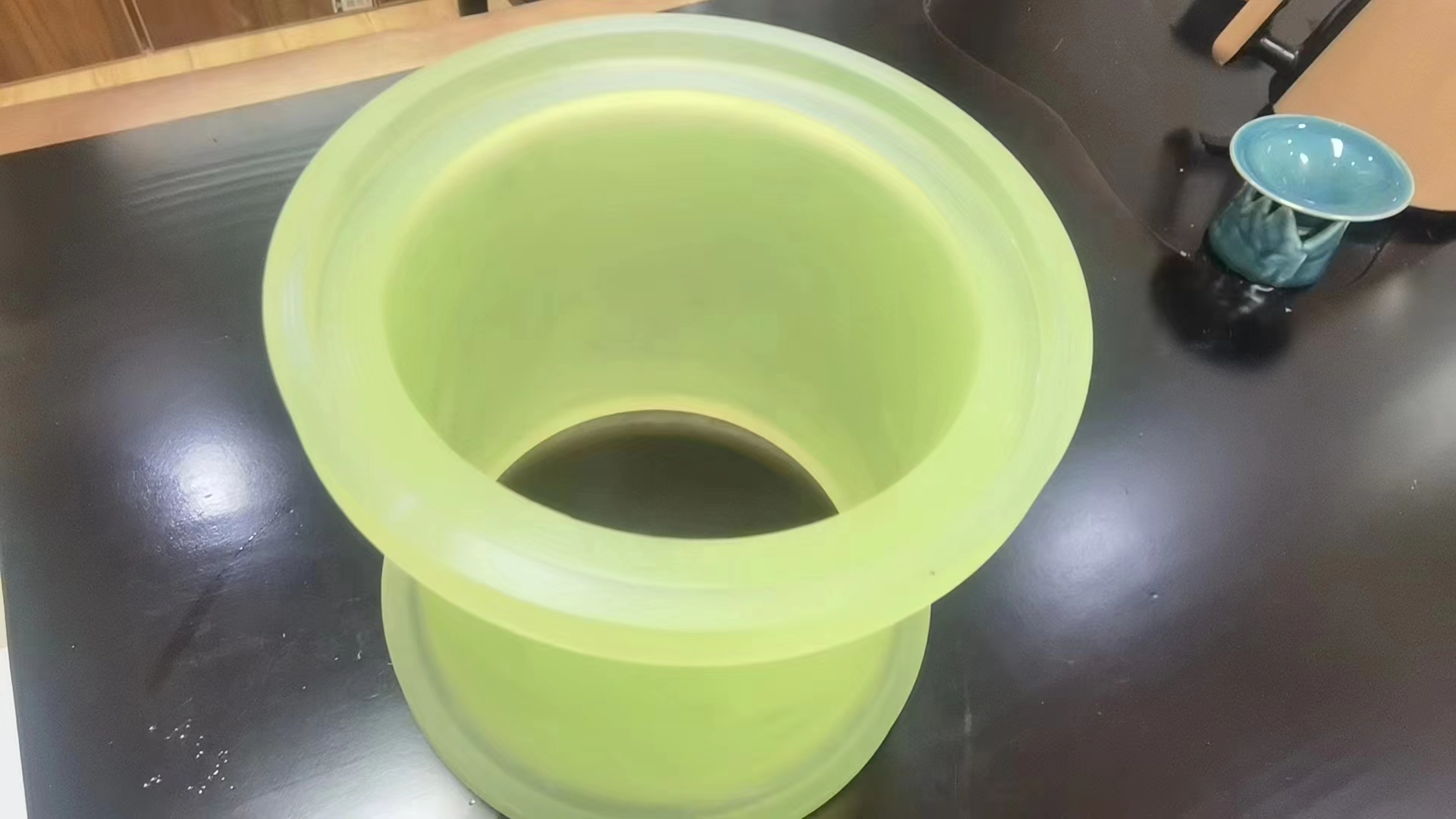 寻能做如图衬套件的加工厂，如图，有八个尺寸规格