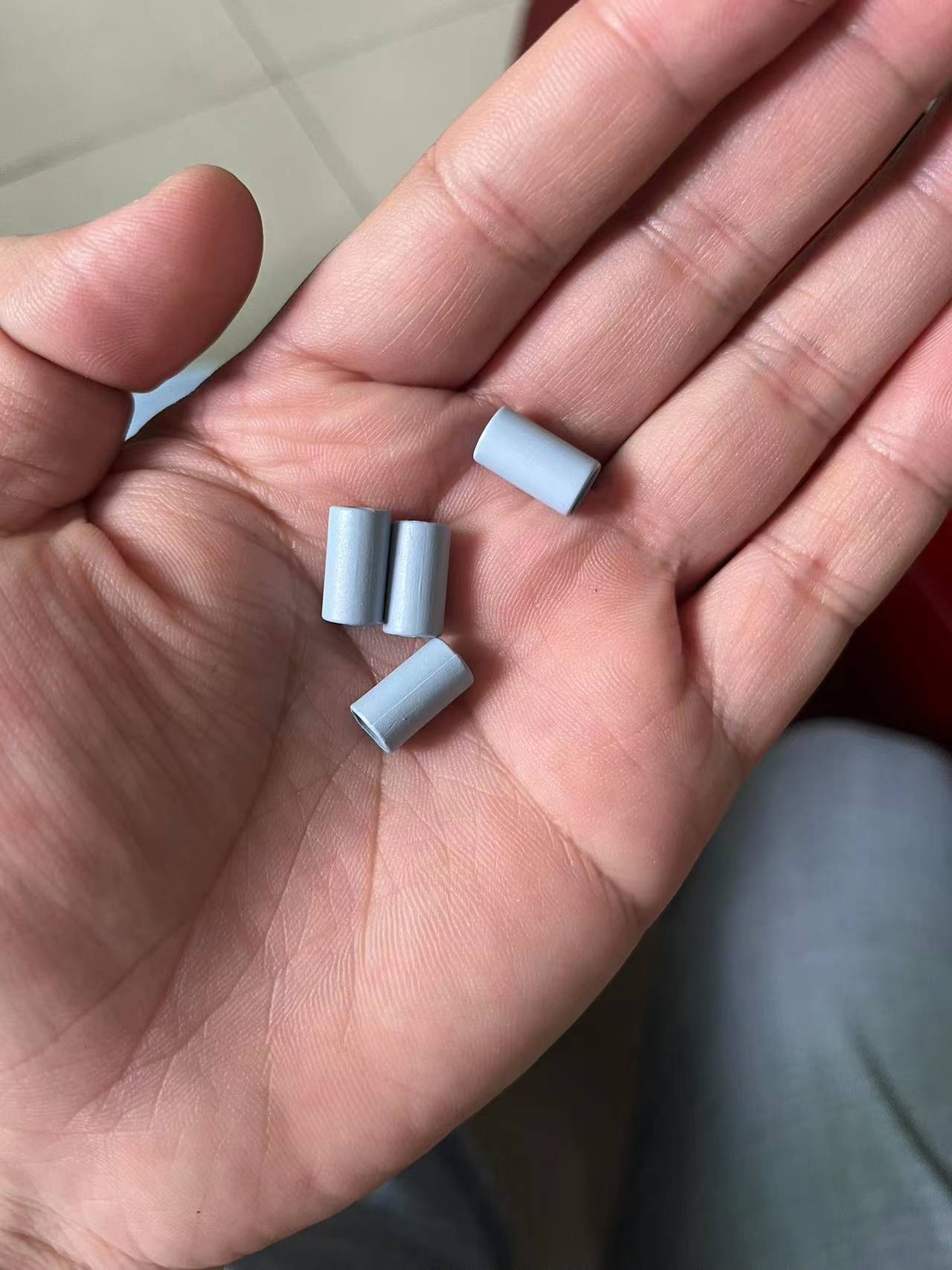 寻找珠三角地区滚漆加工厂，量每月有20万件，长期单