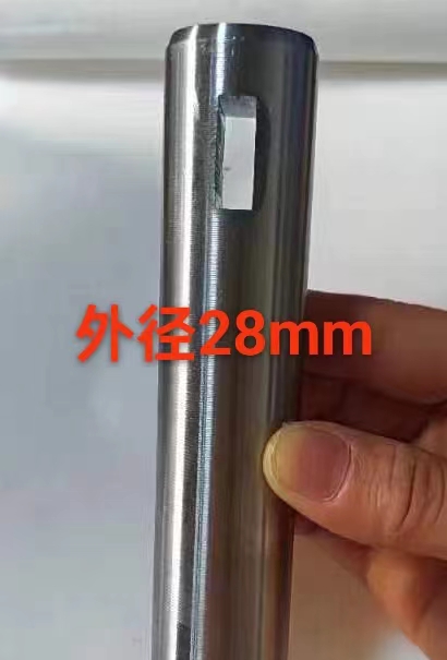 寻求切割加工孔位的加工厂，数量有200万件，铁的，如图，产品外径28mm