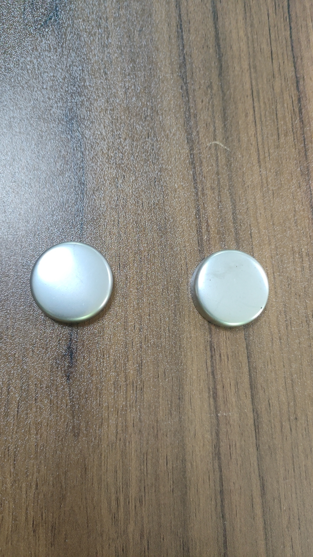 寻求PVD镀钛，真空镀膜工艺的加工厂，这批有三千件，五百套，如图