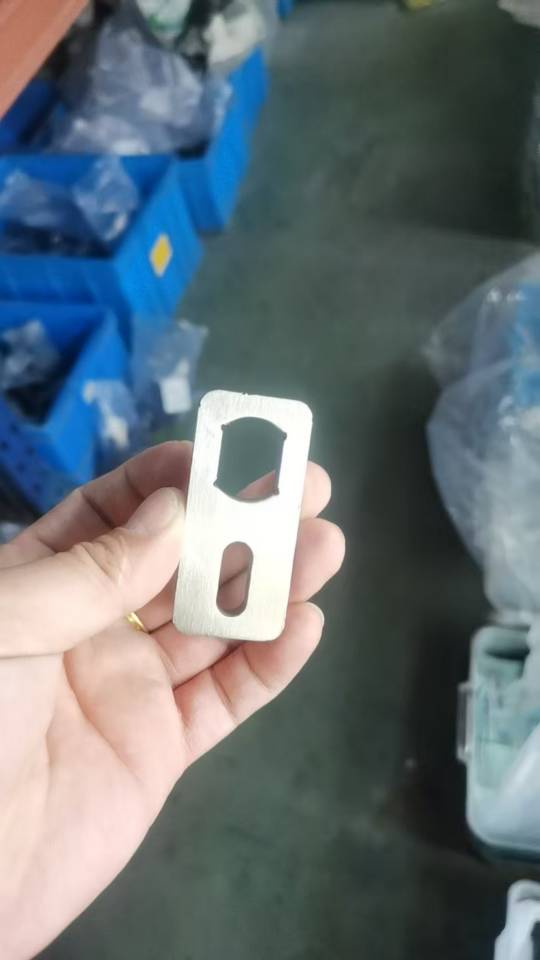 寻激光切割加工厂，每个月1000件，如图，不锈钢304材质