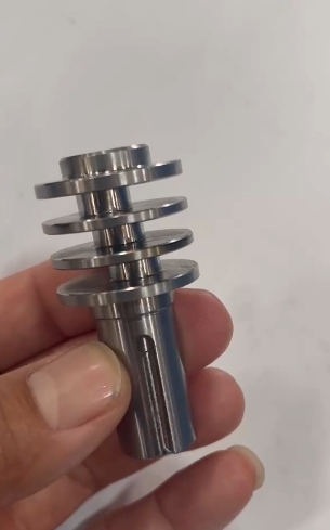 寻能做如图产品的加工厂（加工工艺应该要车铣复合机加工），量是比较大、2款