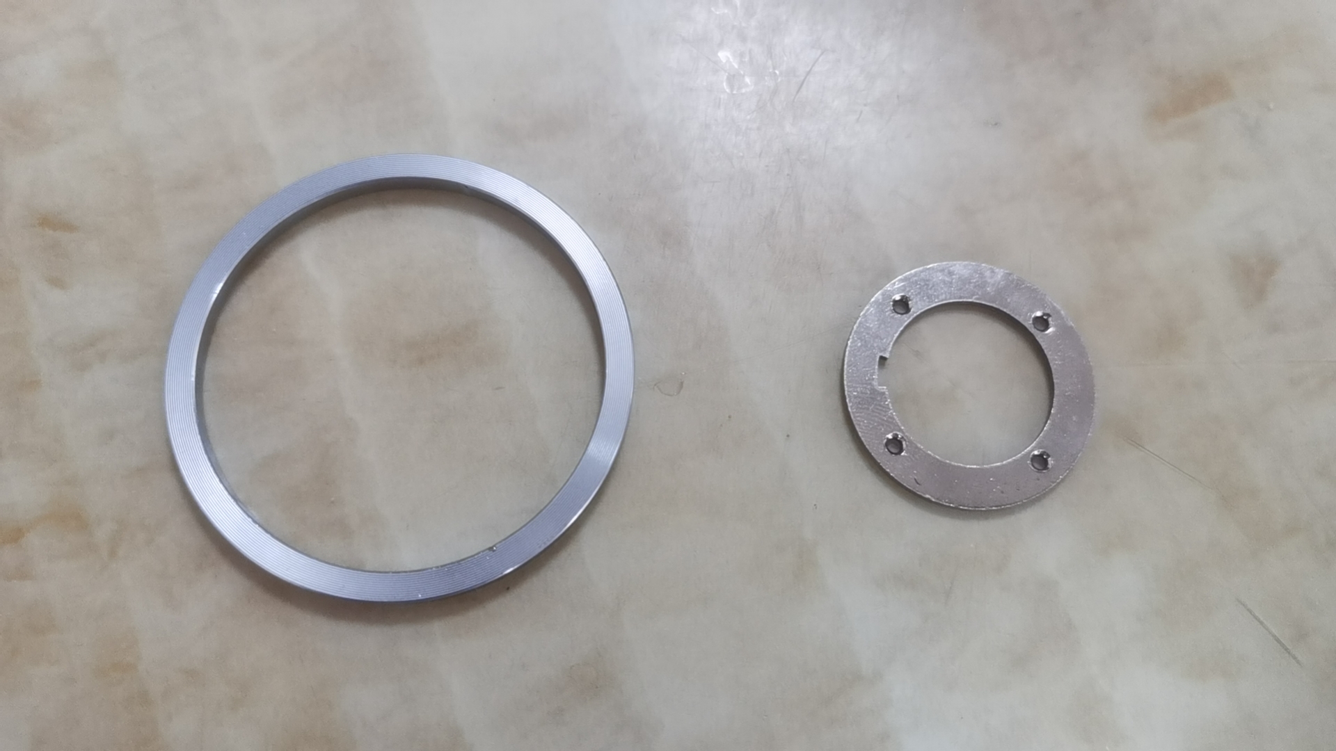 寻挂镀锡的电镀加工厂，首单3000，如图，铁材质，盐雾膜厚按常规，能镀的请加