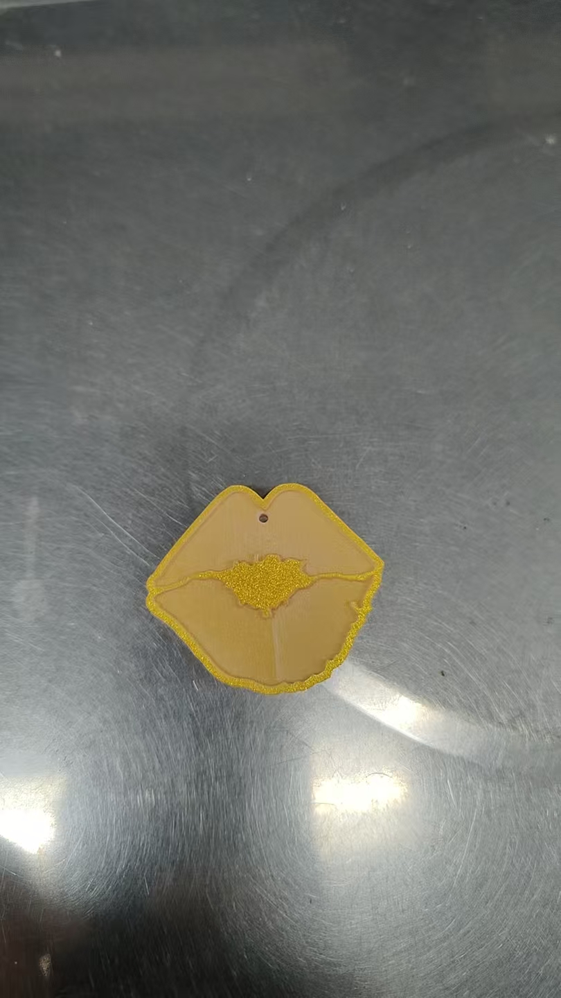 我司找激光切割加工厂，可长期合作，订单是陆陆续续一些的，是亚克力板件，