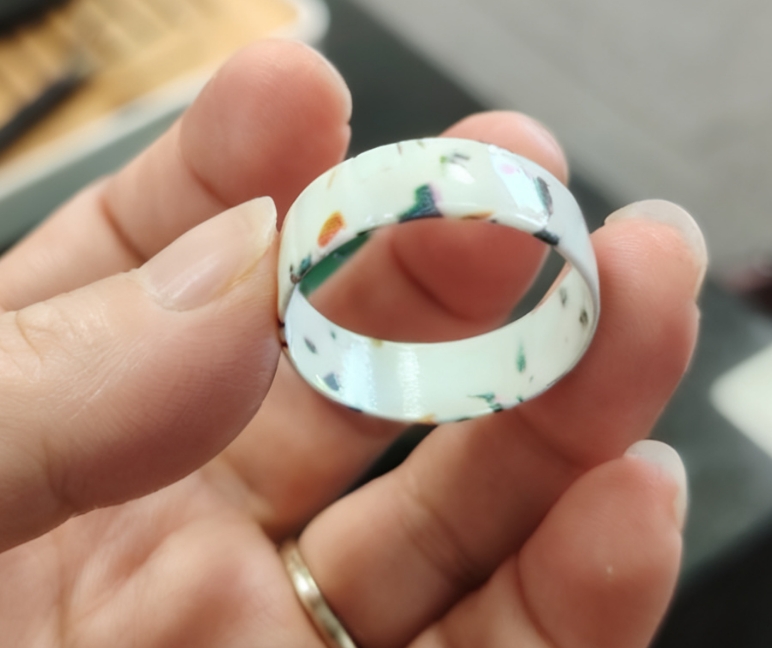 寻求深惠莞水转印的加工厂，首单先做一万件，后面有量，长期需求，是abs素材的，如图，圆